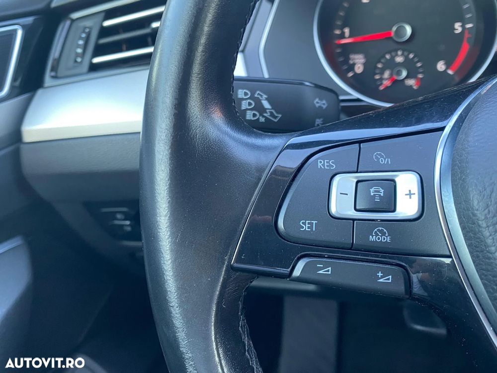 Volkswagen Passat - 23