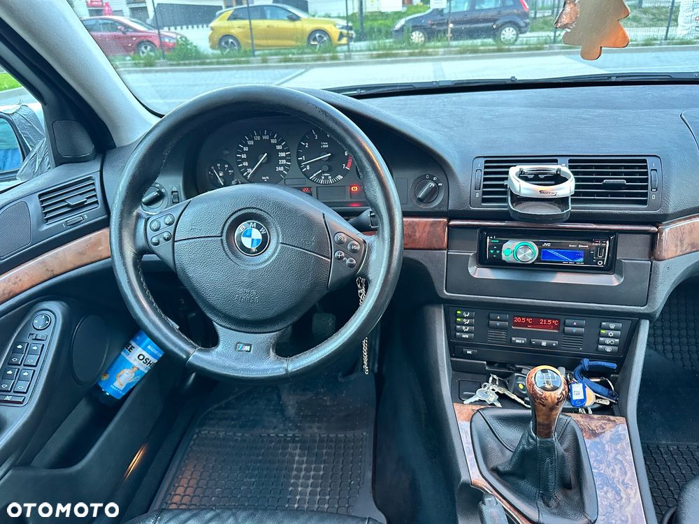 BMW Seria 5 520i - 12
