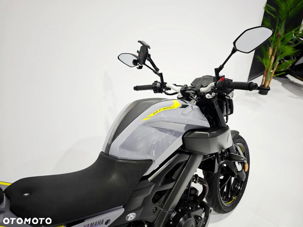 Yamaha MT - 11