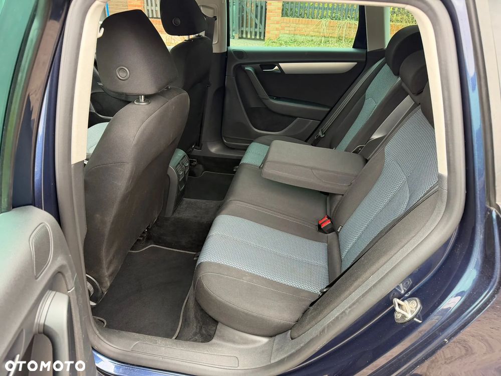 Volkswagen Passat - 6