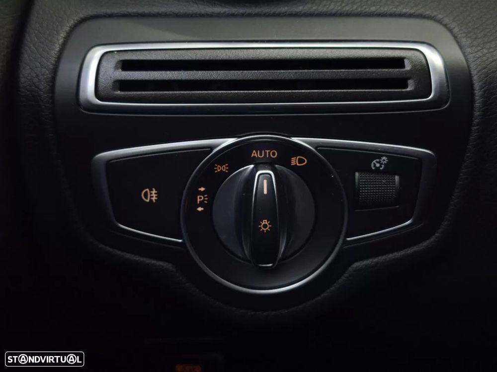 Mercedes-Benz C 220 d Coupe 9G-TRONIC AMG Line - 29