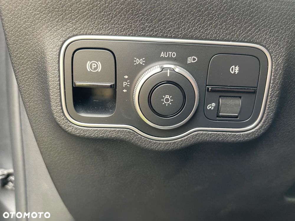 Mercedes-Benz GLB 200 d AMG Line 8G-DCT - 18