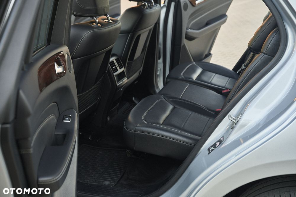 Mercedes-Benz ML 350 4Matic 7G-TRONIC - 26