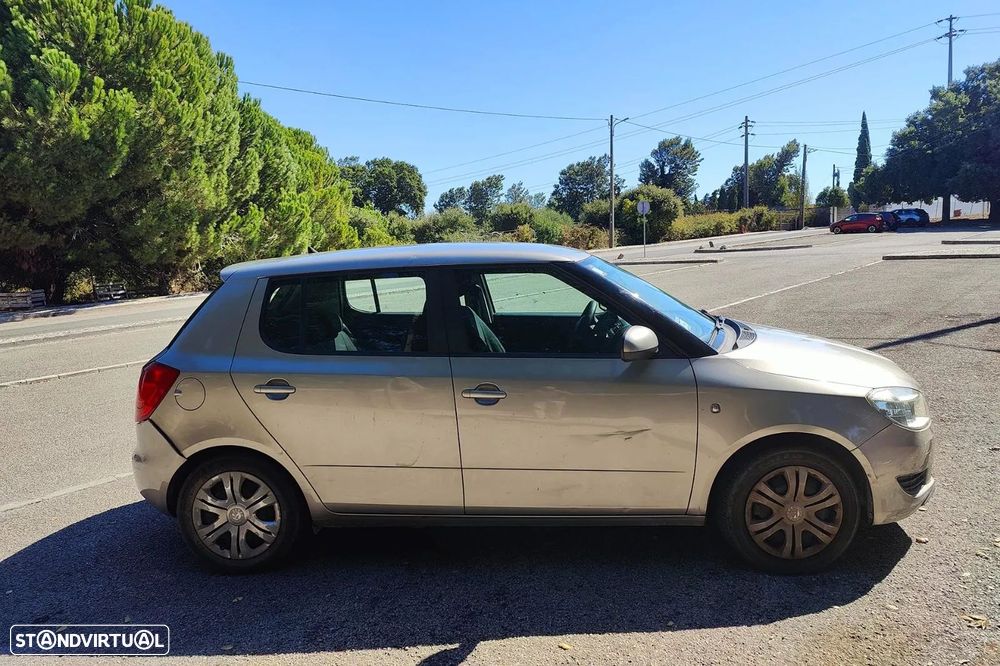 Skoda Fabia 1.2 TDi Active — fotografia 8