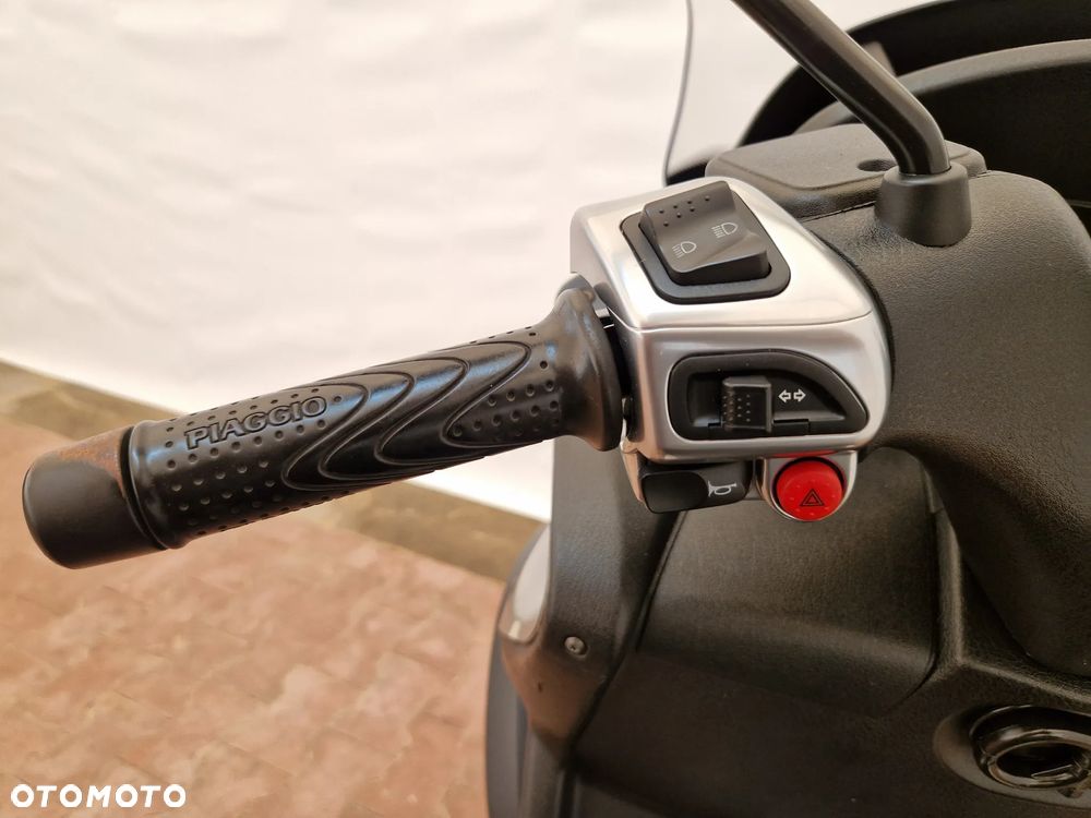 Piaggio MP-3 - 36
