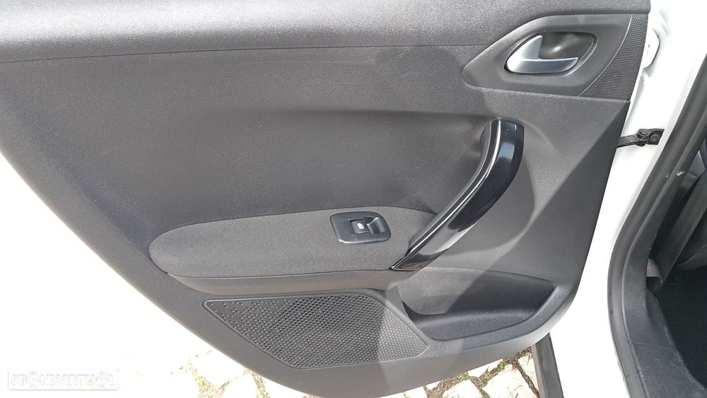 Peugeot 2008 1.5 BlueHDi Signature - 29