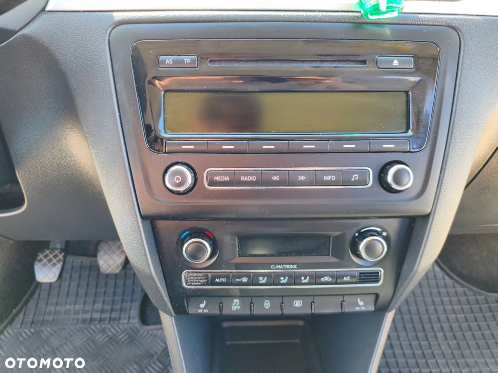 Skoda RAPID 1.2 TSI Elegance - 8