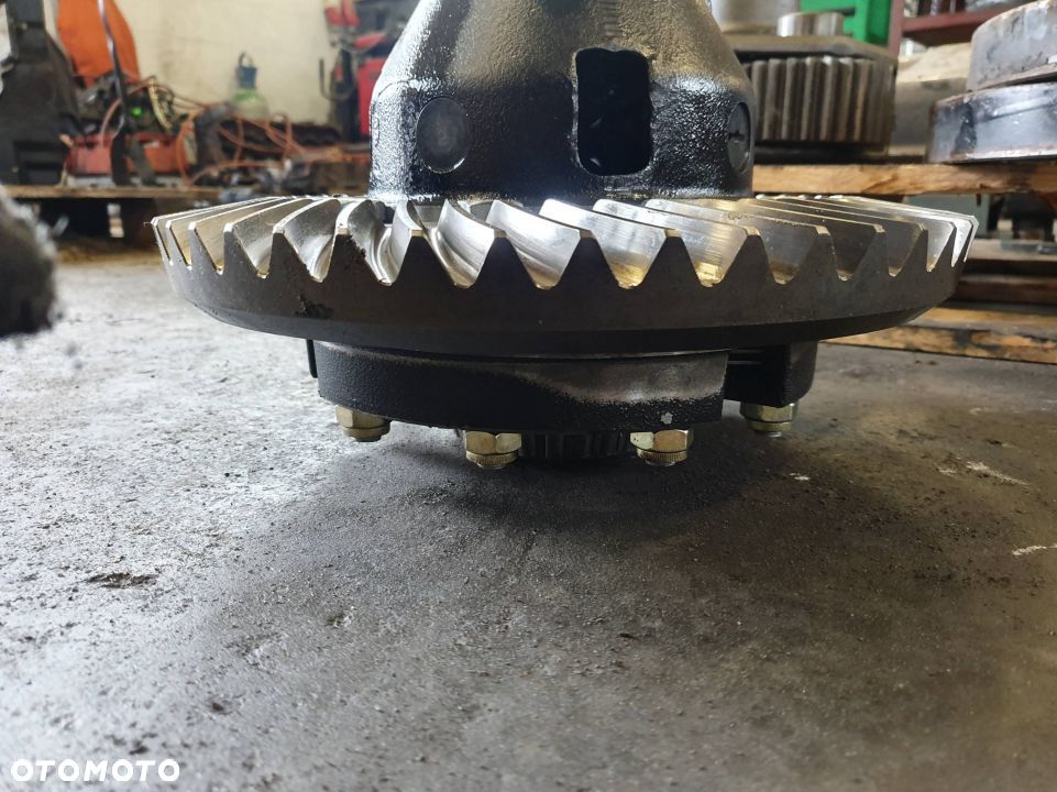MECHANIZM RÓŻNICOWY TRAKTOR NEW HOLLAND T6.175 9/47 - 2