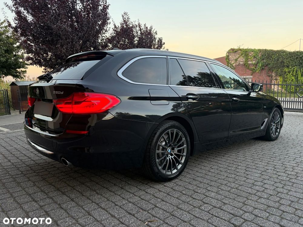 BMW Seria 5 520d xDrive Luxury Line - 11