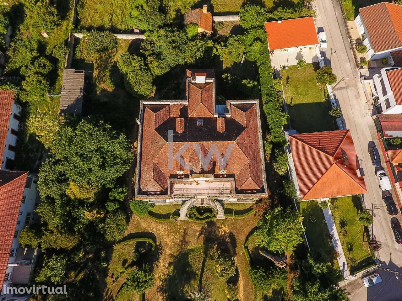 Palacete Villa Carlota – Um Símbolo de Elegância e História na Pocariç - Grande imagem: 2/60