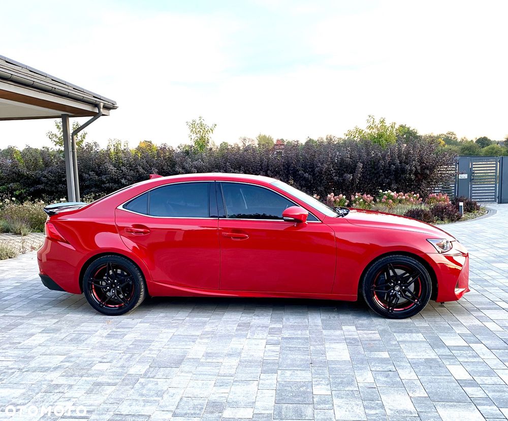 Lexus IS - 28