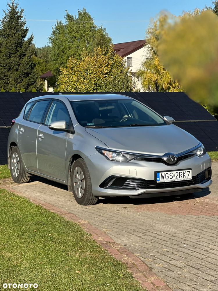 Toyota Auris 2015 photo 2