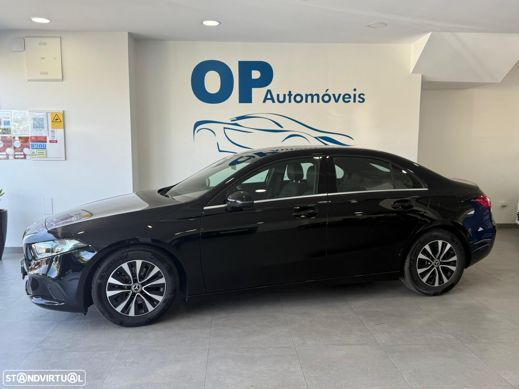 Mercedes-Benz A 180 Limousine d Progressive Aut. - 2