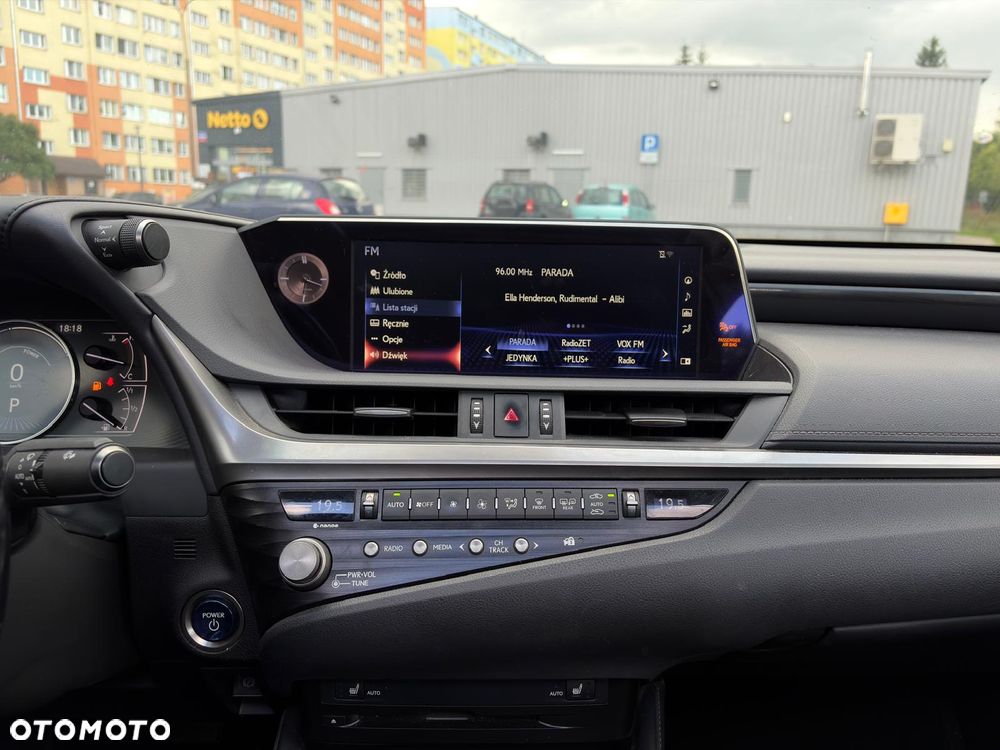 Lexus ES 300h Elegance - 22