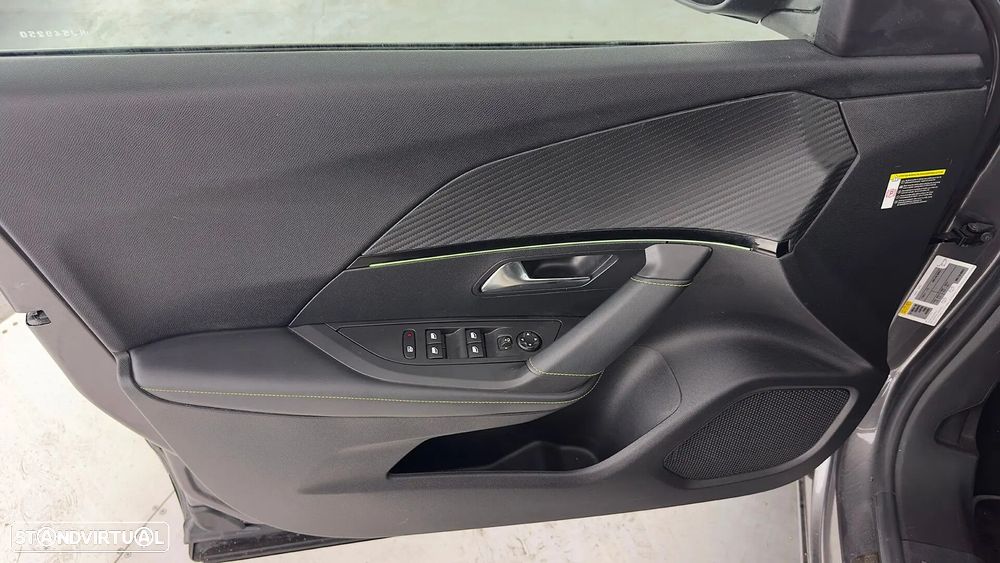 Peugeot 2008 1.2 PureTech GT Pack EAT8 - 22