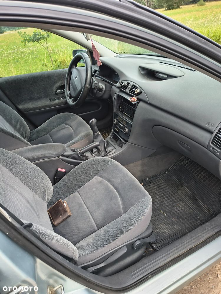 Renault Laguna 1.6 Concorde - 2