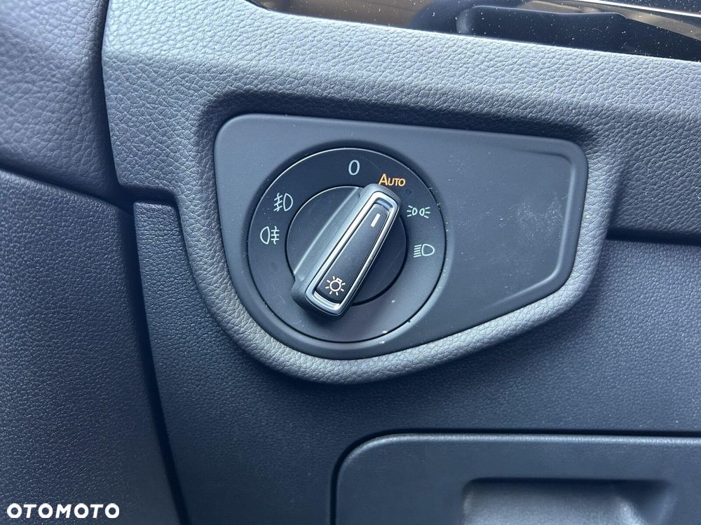 Volkswagen Touran - 22
