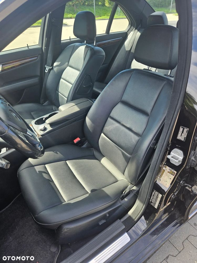 Mercedes-Benz Klasa C 250 CGI BlueEff Avantgarde - 19