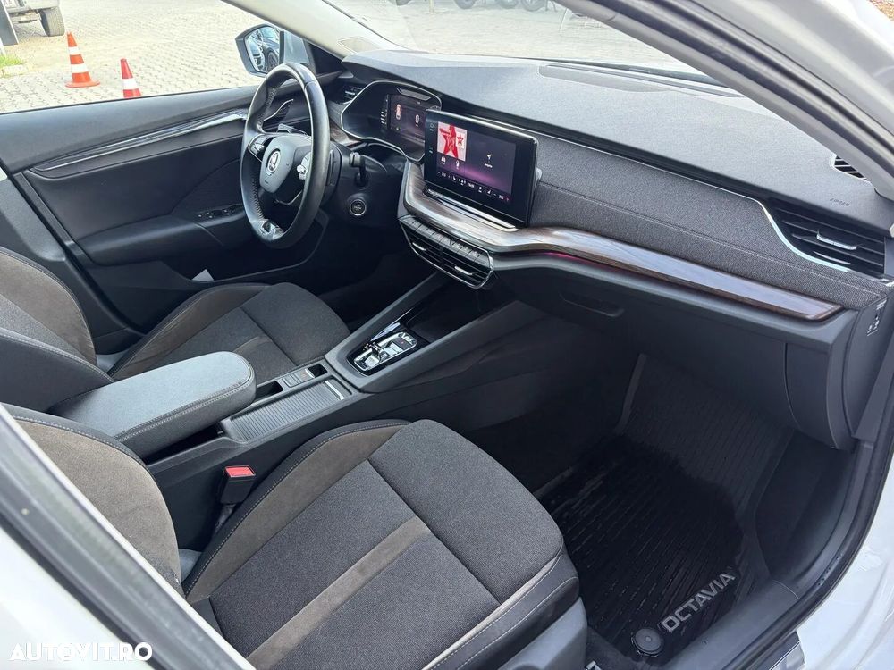 Skoda Octavia 2.0 TDI DSG 4X4 Scout - 17