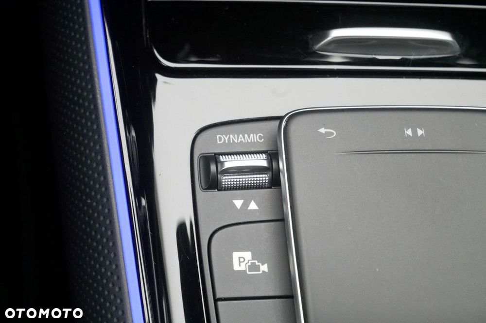 Mercedes-Benz GLA - 23