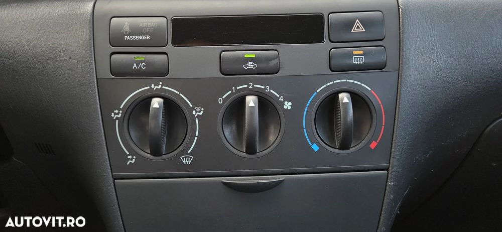 Toyota Corolla 1.6 Sdn. Xellence - 23