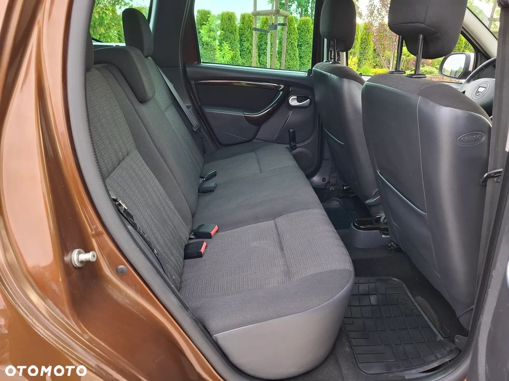 Dacia Duster 1.6 16V 105 4x2 Celebration - 37