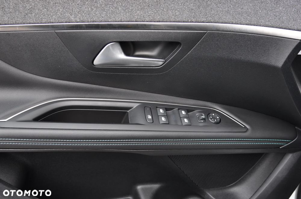 Peugeot 3008 1.2 PureTech Allure Pack S&S EAT8 - 11