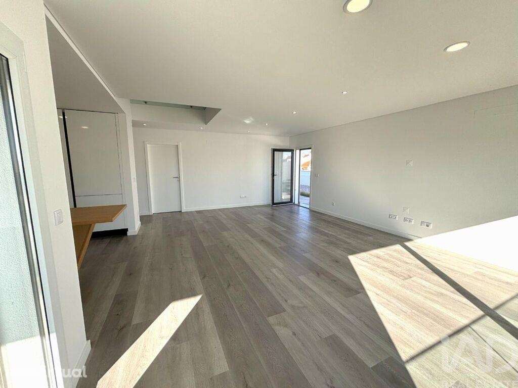 Moradia geminada T4 em Corroios de 157 m2 - Grande imagem: 3/40