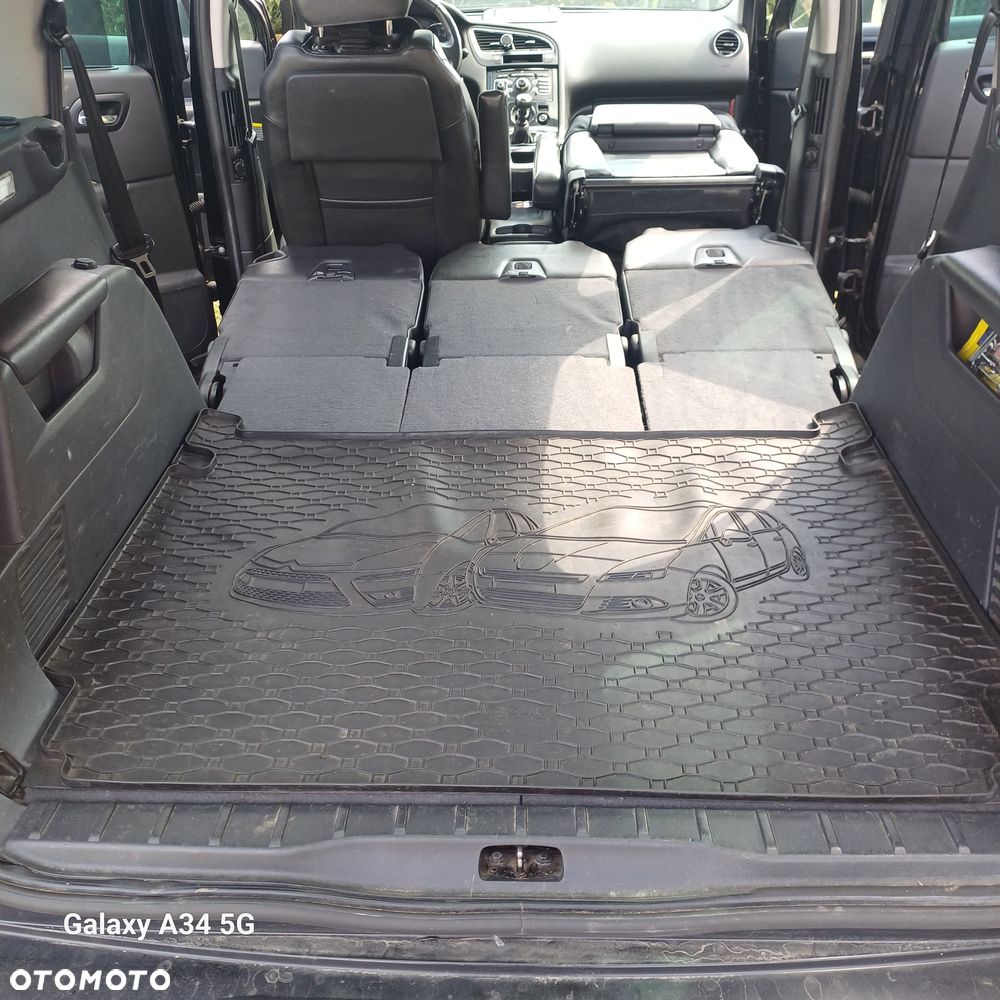 Peugeot 5008 2.0 HDi Premium + - 9