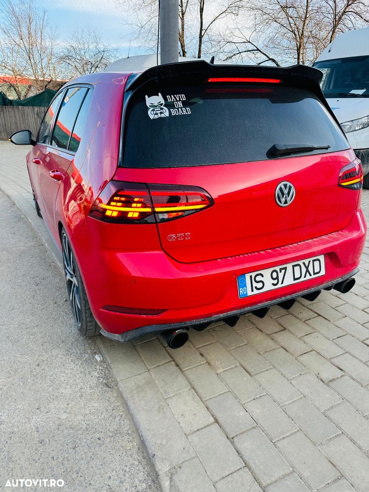 Volkswagen Golf - 18