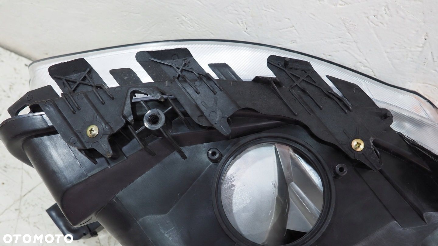 Nissan Altima sedan USA 2010-2012 lampa lewa przód - 6