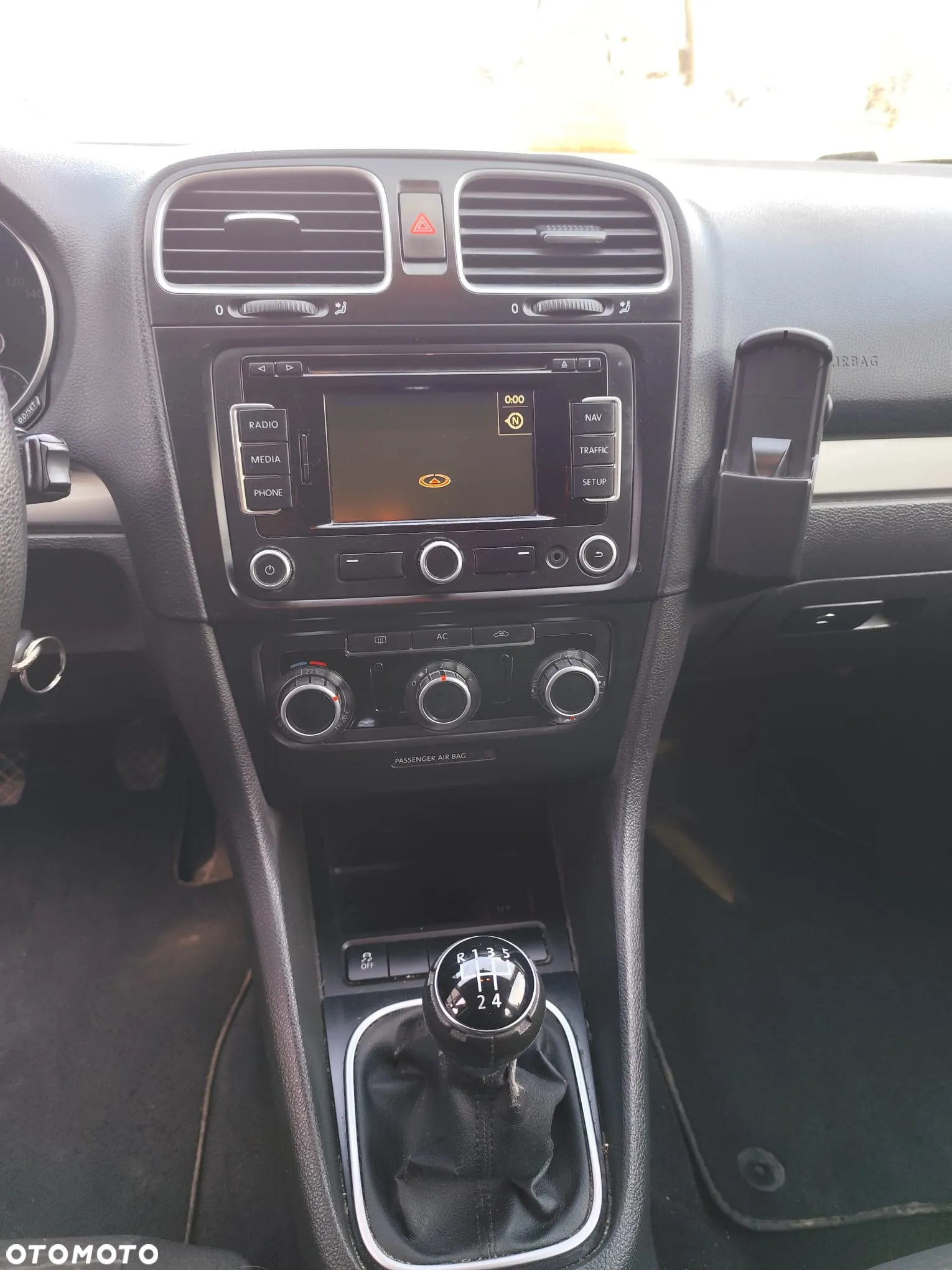 Volkswagen Golf 1.6 TDI DPF BlueMotion Technology Comfortline - 21