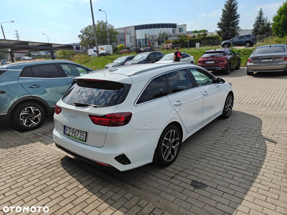 Kia Ceed - 9