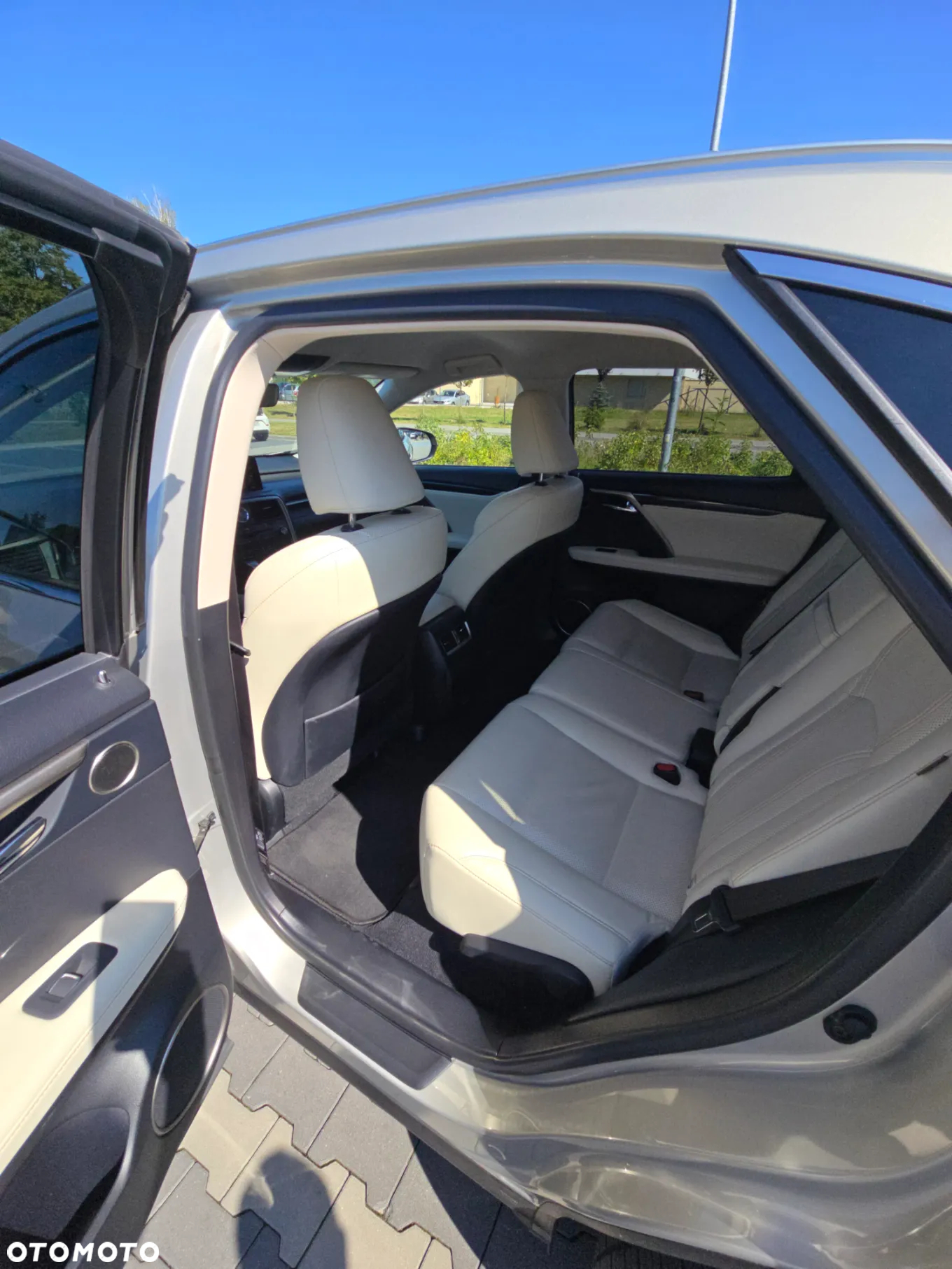 Lexus RX - 9