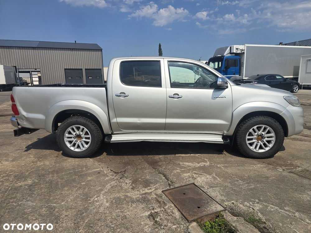 Toyota Hilux - 3