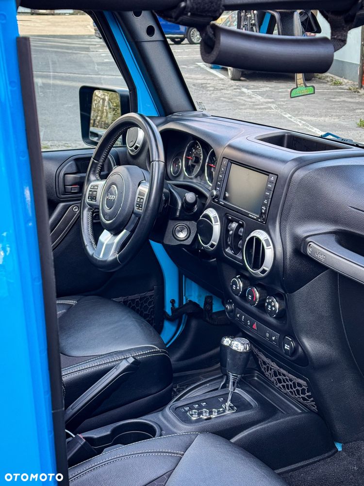 Jeep Wrangler Unlimited 3.6 Automatik Sahara - 26