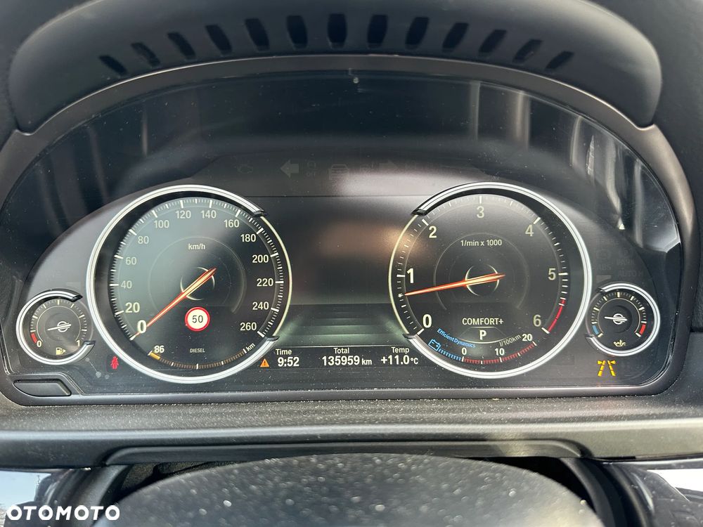 BMW Seria 5 530d xDrive Luxury Line - 29