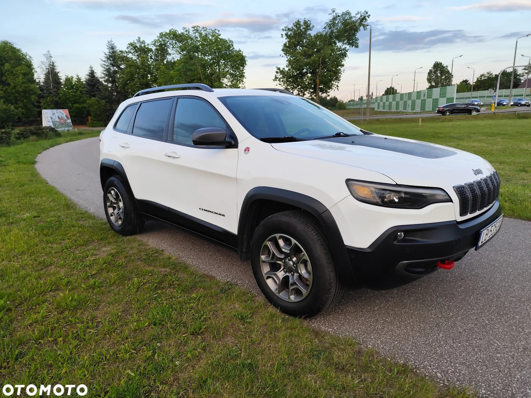 Jeep Cherokee - 4