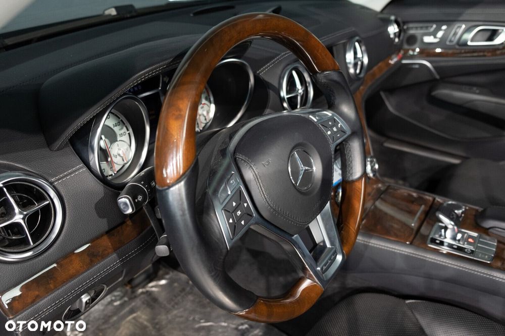 Mercedes-Benz SL - 26