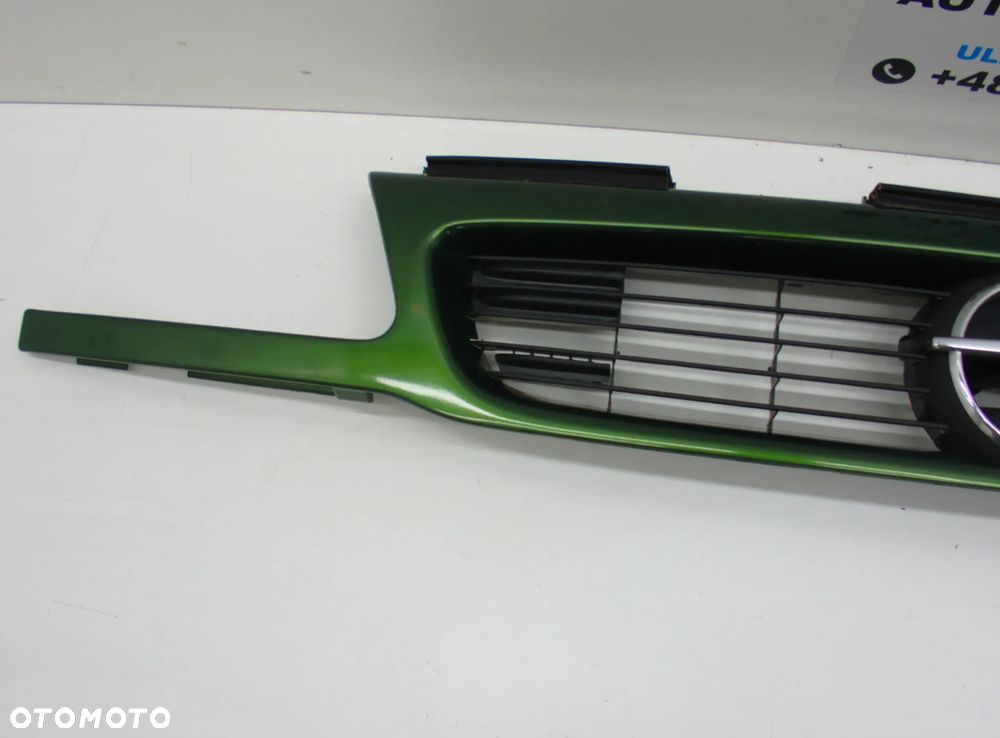Opel Astra F Grill Atrapa przód Z369 - 2