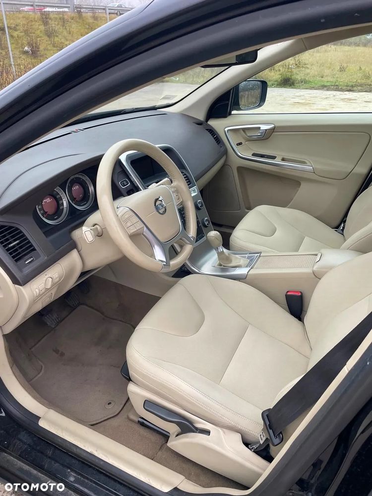Volvo XC 60 D4 Momentum - 10