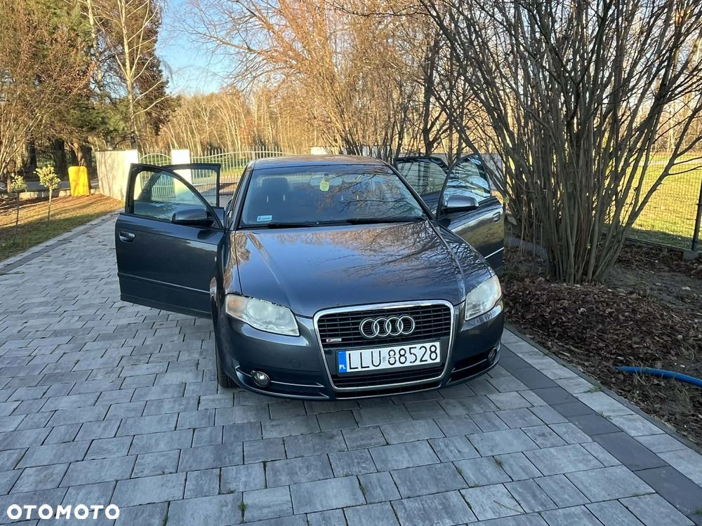 Audi A4 Limousine - 14