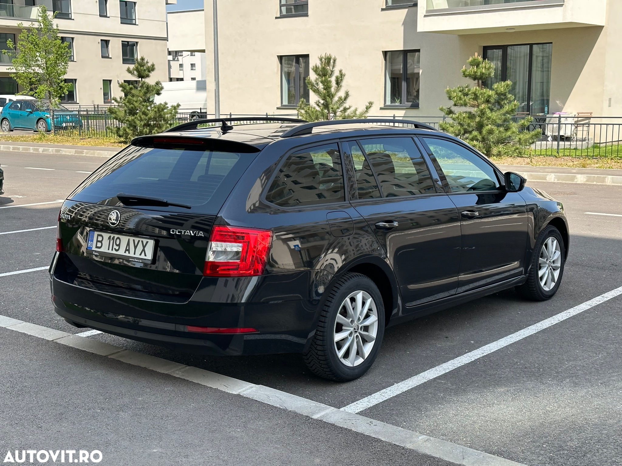 Skoda Octavia Combi Diesel 1.6 TDI DSG Ambition - 5