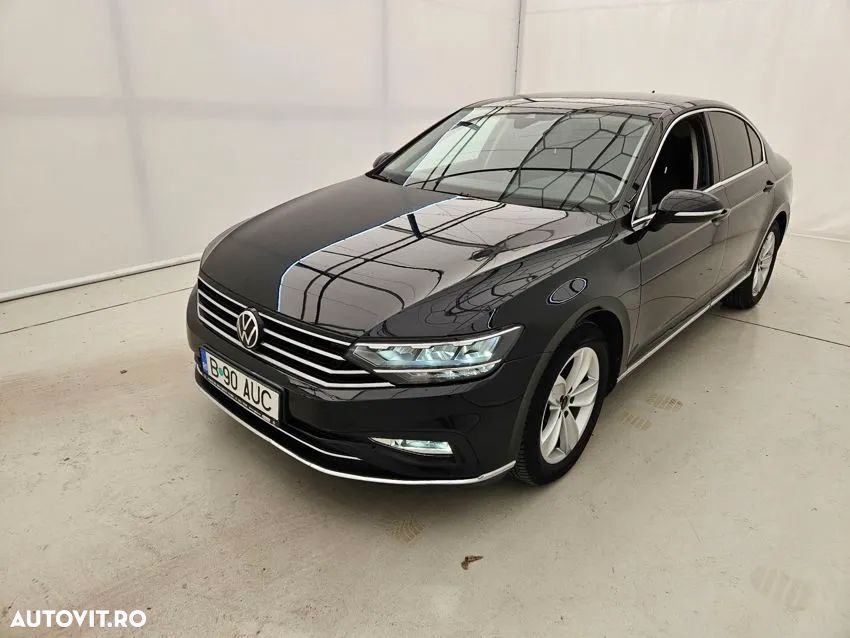Volkswagen Passat - 1