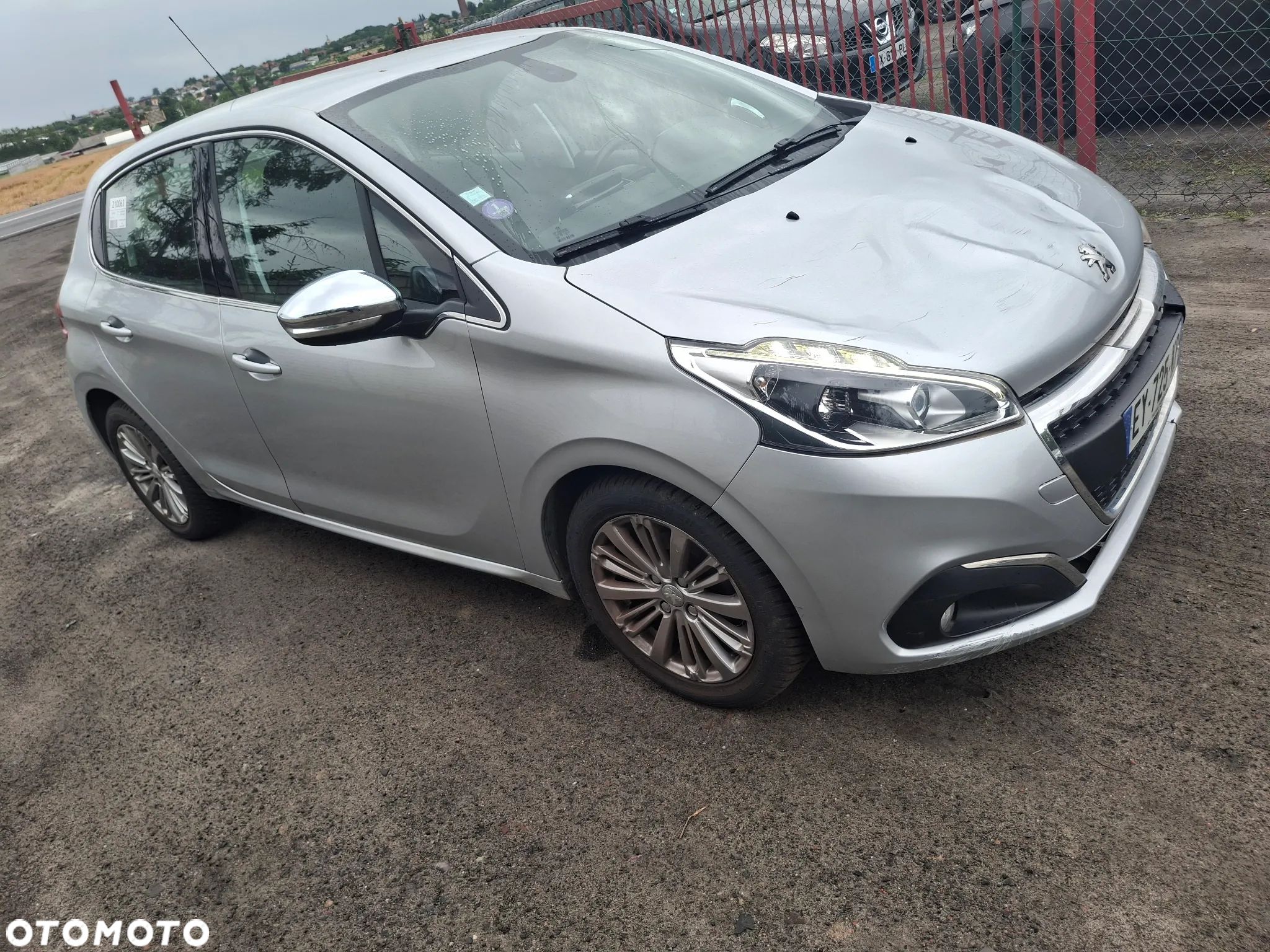 Peugeot 208 - 1