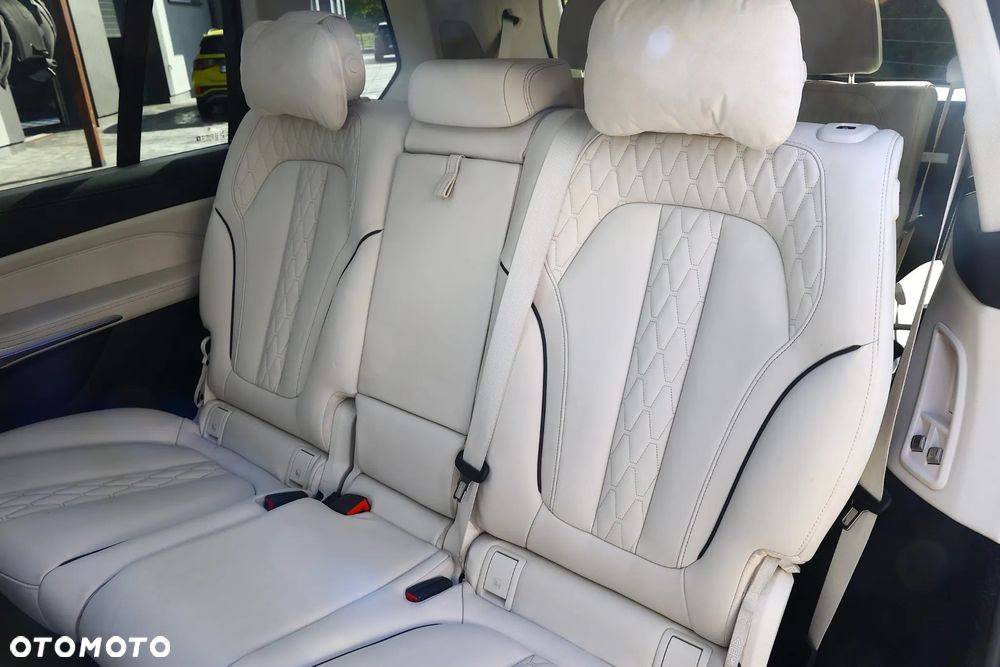 BMW X7 xDrive40d mHEV - 24
