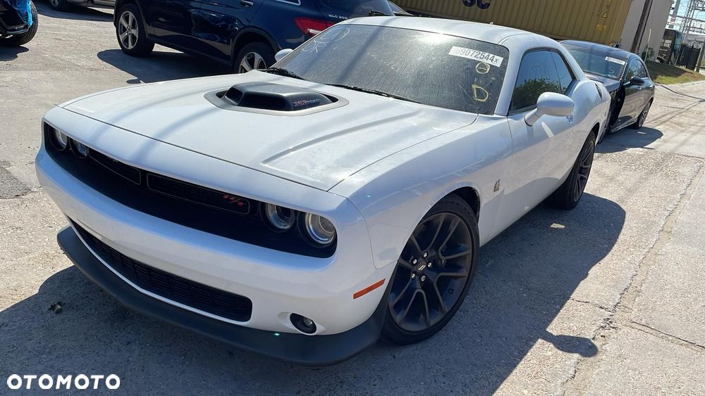 Dodge Challenger 6.4 Scat Pack - 26