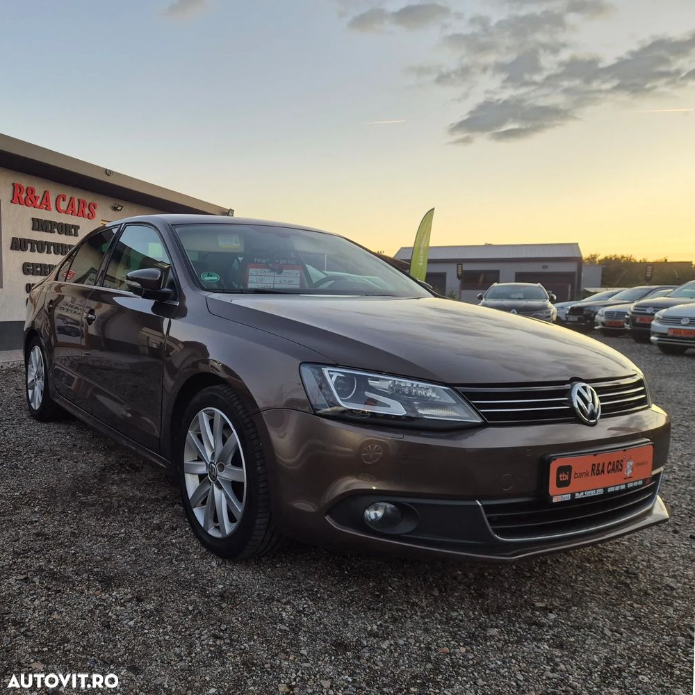 Volkswagen Jetta 1.4 TSI Sportline - 2