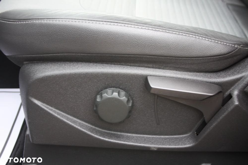 Ford Kuga 1.5 EcoBoost 2x4 Titanium - 13