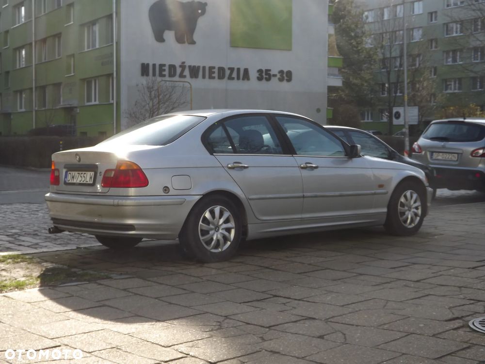 BMW Seria 3 318i - 7
